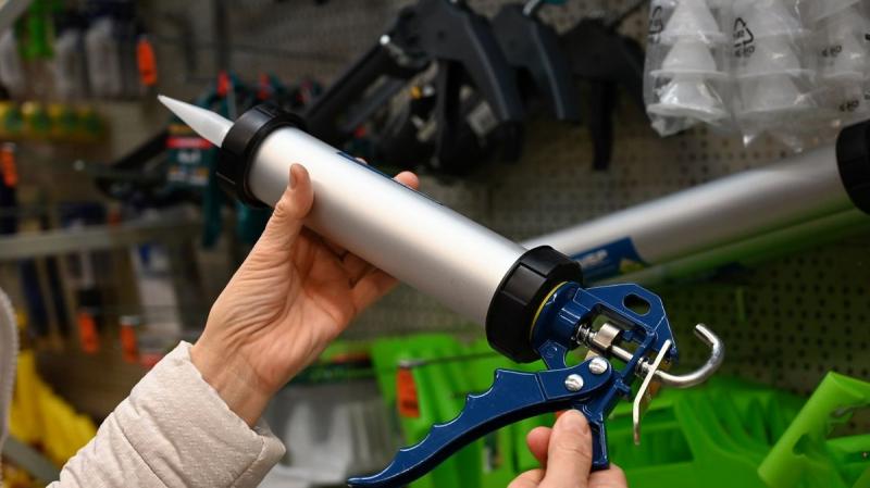 Как пользоваться пистолетом для герметика
